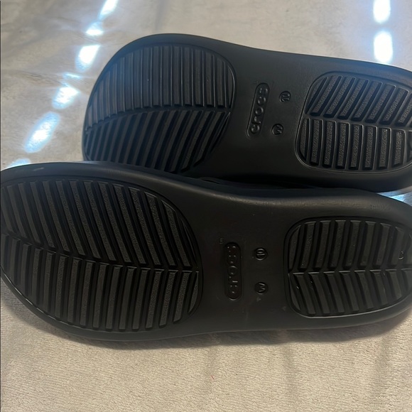 CROCS Black Women's Sandals - Picture 2 of 2